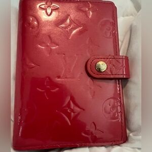 Authentic vernice small agenda pink! Excellent condition!